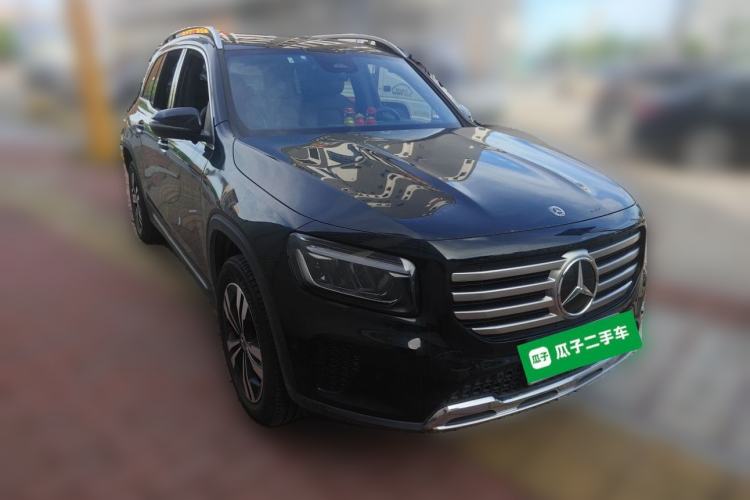 Used Mercedes-Benz GLB 2024 GLB 200 Fashion Model Front Right 45 Deg