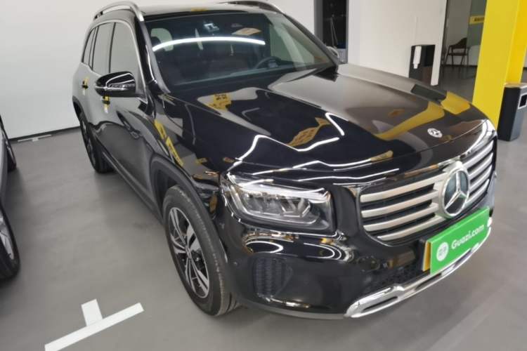 Used Mercedes-Benz GLB 2024-Year Restyled GLB 200 Dynamic Edition Front Right 45 Deg