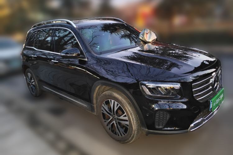 Used Mercedes-Benz GLB 2024 GLB 220 Dynamic Edition Front Right 45 Deg
