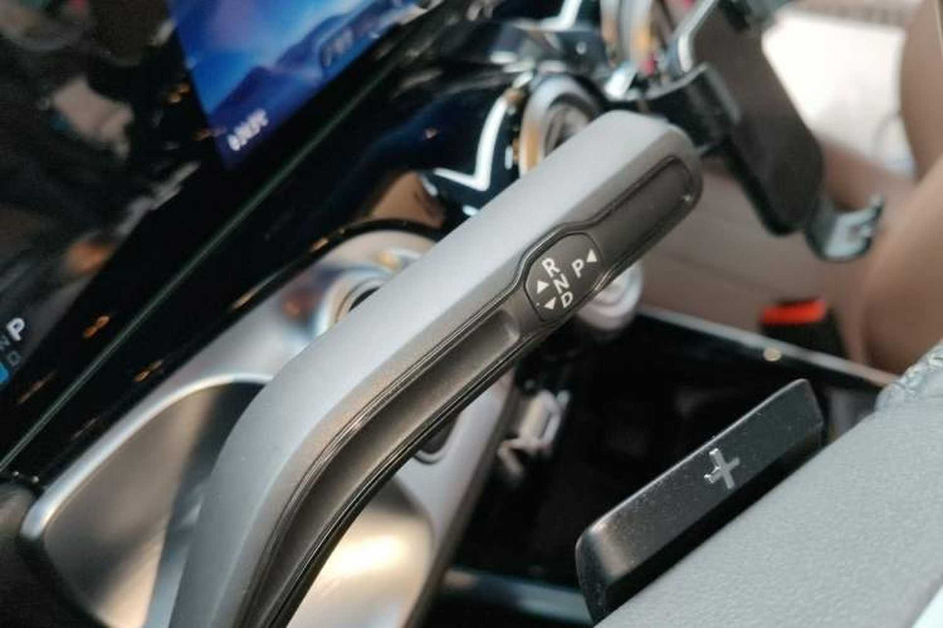 Used Mercedes-Benz GLB 2024 GLB 220 Dynamic Edition Gear Lever