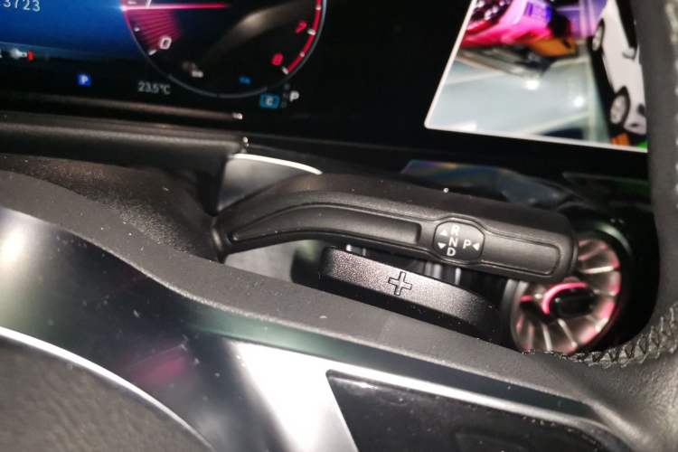 Used Mercedes-Benz GLB 2024 GLB 220 Dynamic Edition Gear Lever