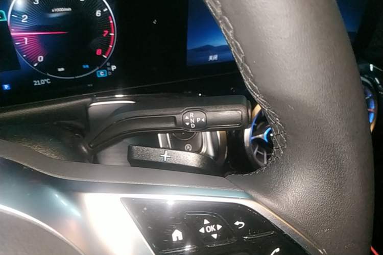 Used Mercedes-Benz GLB 2024 Refresh GLB 220 Fashion Edition Gear Lever