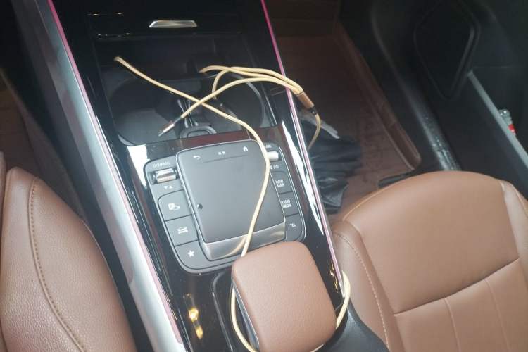 Used Mercedes-Benz GLB 2024 GLB 220 Dynamic Edition Gear Lever