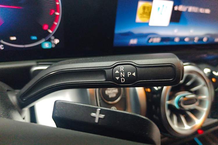 Used Mercedes-Benz GLB 2024 GLB 220 Dynamic Edition Gear Lever