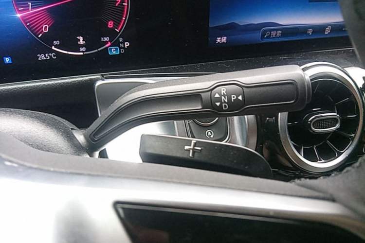 Used Mercedes-Benz GLB 2024 GLB 200 Fashion Model Gear Lever