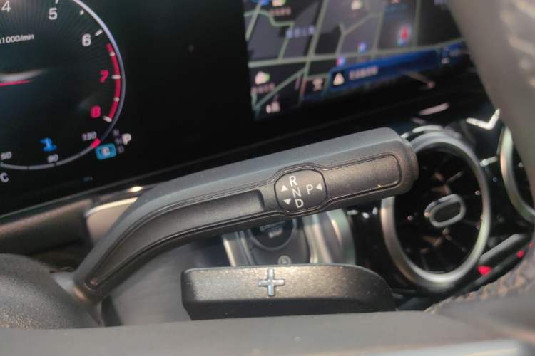Used Mercedes-Benz GLB 2024 GLB 200 Dynamic Edition Gear Lever