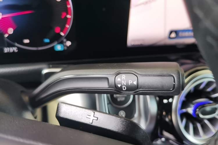 Used Mercedes-Benz GLB 2024 GLB 220 Fashion Model Gear Lever