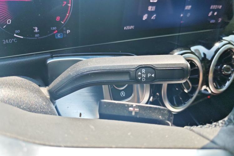 Used Mercedes-Benz GLB 2024 GLB 200 Dynamic Edition Gear Lever