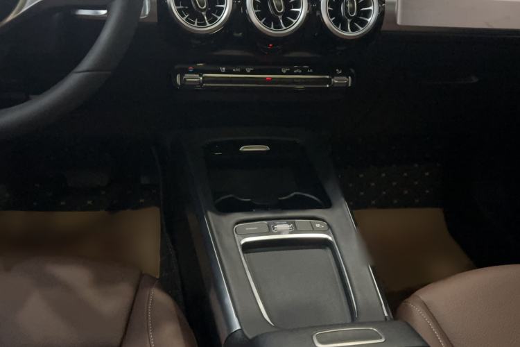 Used Mercedes-Benz GLB 2024 Refresh GLB 220 Dynamic Edition Gear Lever