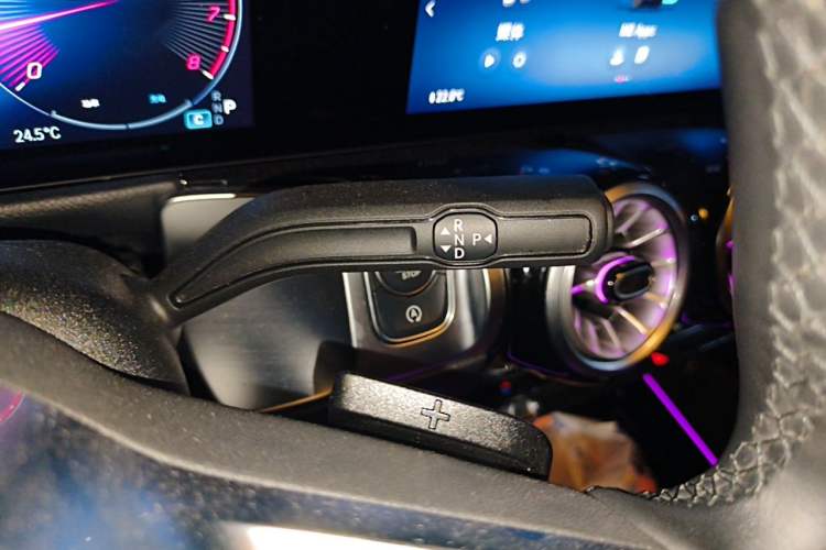 Used Mercedes-Benz GLB 2024 Refresh GLB 220 Dynamic Edition Gear Lever
