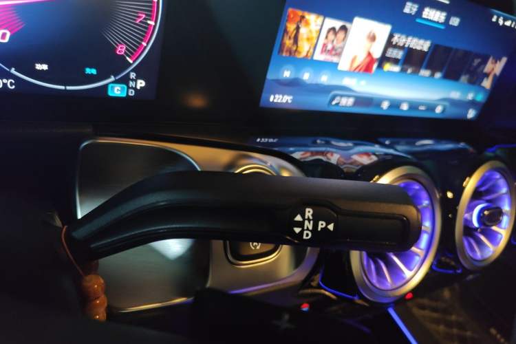 Used Mercedes-Benz GLB 2024 Refresh GLB 220 Dynamic Edition Gear Lever