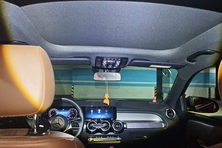 Used Mercedes-Benz GLB 2024-Year Restyled GLB 200 Dynamic Edition Headliner