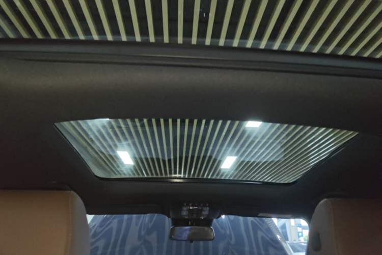 Used Mercedes-Benz GLB 2024 GLB 200 Dynamic Edition Headliner