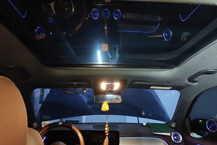 Used Mercedes-Benz GLB 2024-Year Restyled GLB 200 Dynamic Edition Headliner