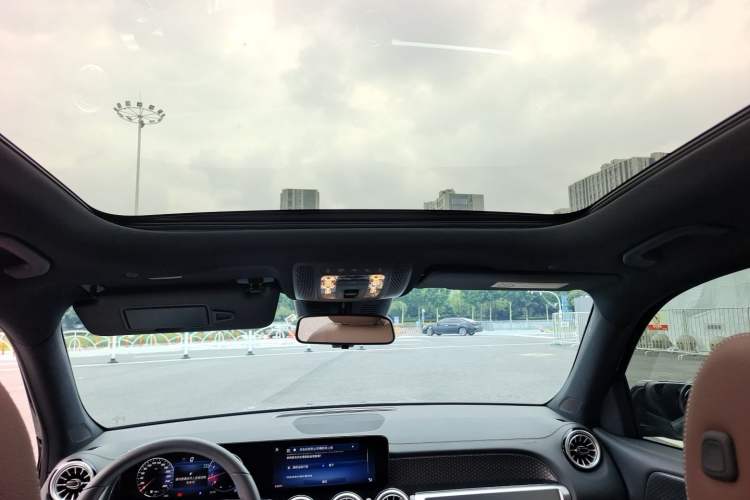Used Mercedes-Benz GLB 2024 Refresh GLB 220 Dynamic Edition Headliner