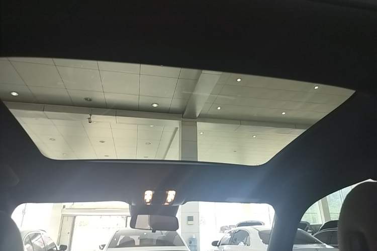 Used Mercedes-Benz GLB 2024 Refresh GLB 220 Dynamic Edition Headliner