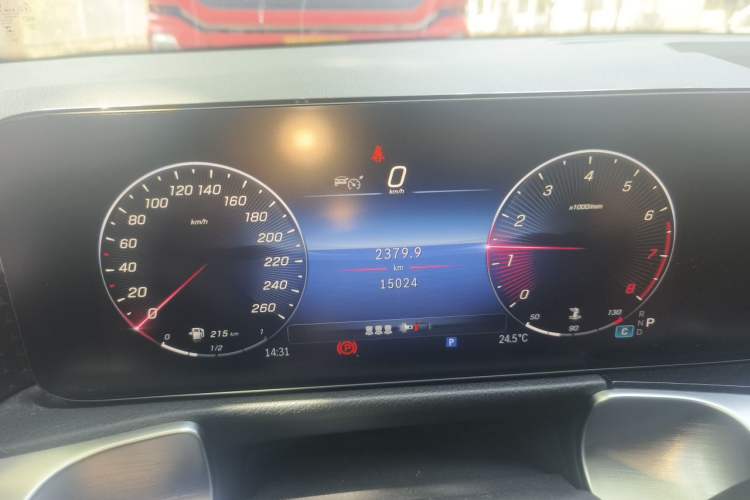 Used Mercedes-Benz GLB 2024 GLB 200 Dynamic Edition Instrument Cluster