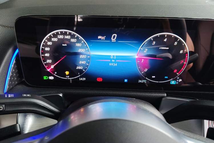 Used Mercedes-Benz GLB 2024 Refresh GLB 220 Dynamic Edition Instrument Cluster