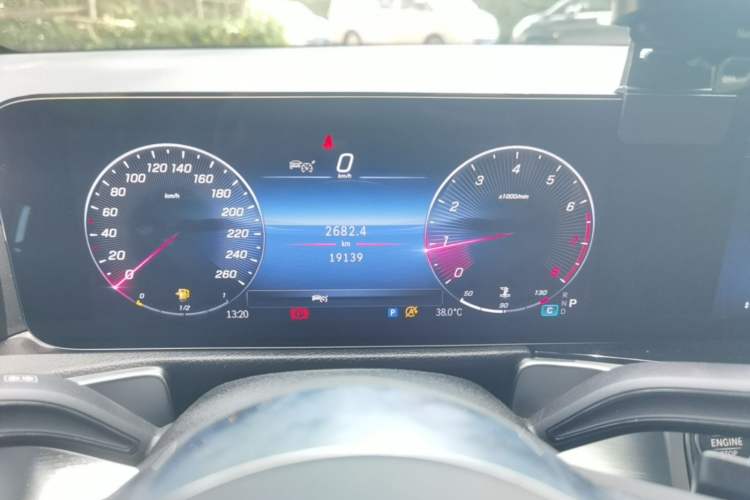 Used Mercedes-Benz GLB 2024-Year Restyled GLB 200 Dynamic Edition Instrument Cluster
