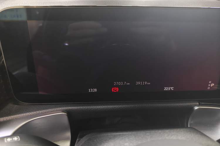 Used Mercedes-Benz GLB 2024 GLB 200 Dynamic Edition Instrument Cluster