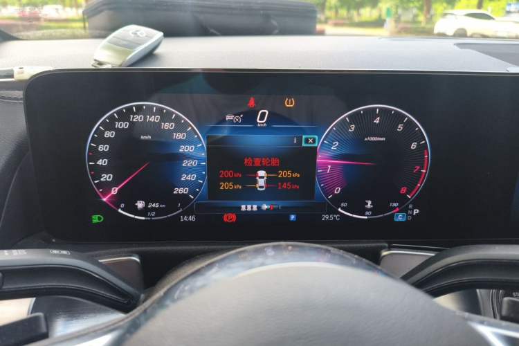 Used Mercedes-Benz GLB 2024-Year Restyled GLB 200 Dynamic Edition Instrument Cluster