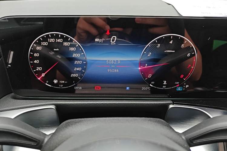 Used Mercedes-Benz GLB 2024 GLB 200 Dynamic Edition Instrument Cluster