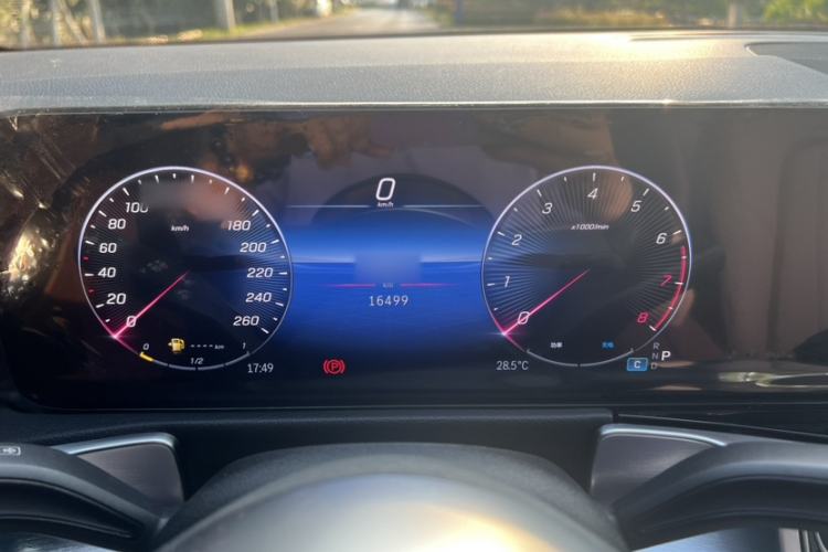 Used Mercedes-Benz GLB 2024 GLB 220 Dynamic Edition Instrument Cluster