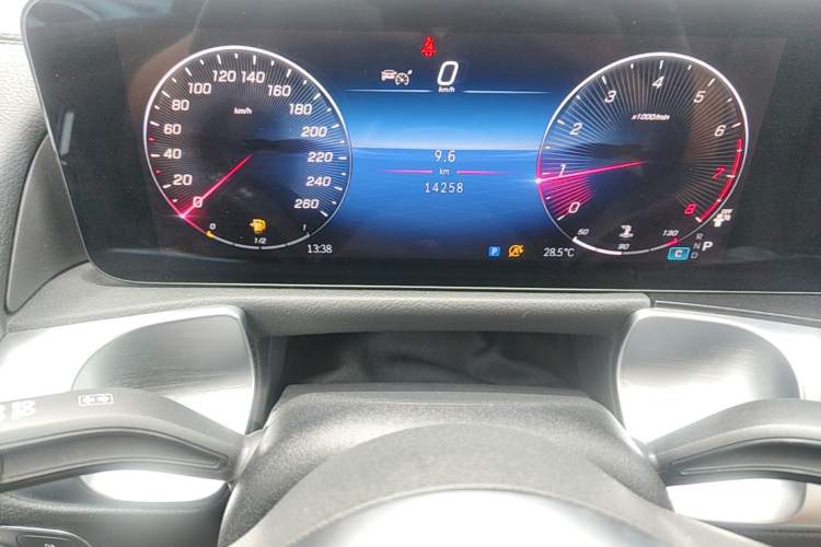 Used Mercedes-Benz GLB 2024-Year Restyled GLB 200 Dynamic Edition Instrument Cluster