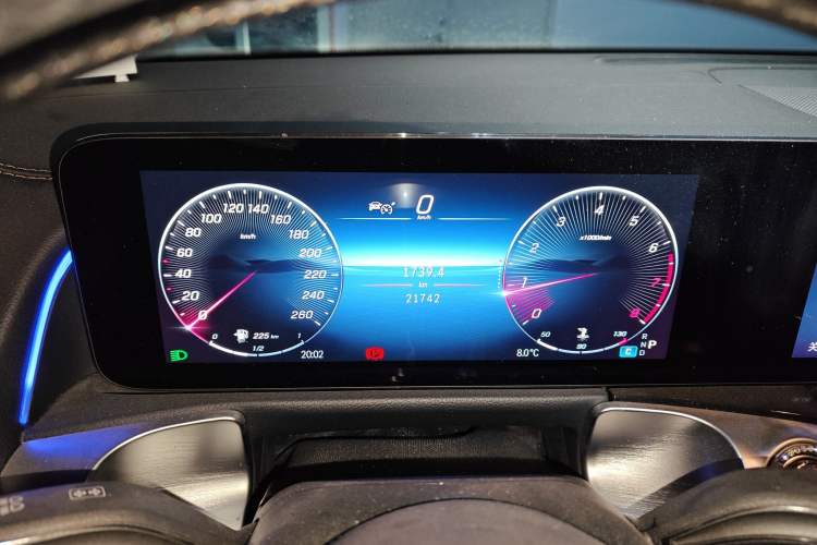 Used Mercedes-Benz GLB 2024-Year Restyled GLB 200 Dynamic Edition Instrument Cluster
