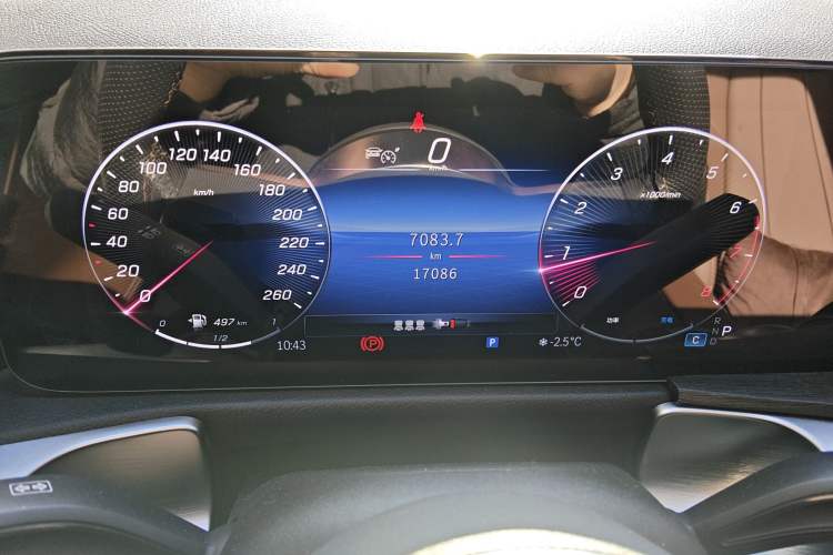 Used Mercedes-Benz GLB 2024 GLB 220 Dynamic Edition Instrument Cluster