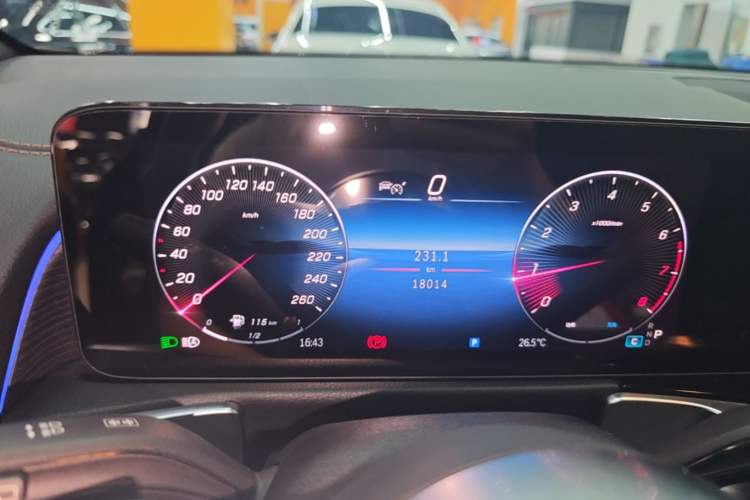 Used Mercedes-Benz GLB 2024-Year Restyled GLB 220 4MATIC Instrument Cluster