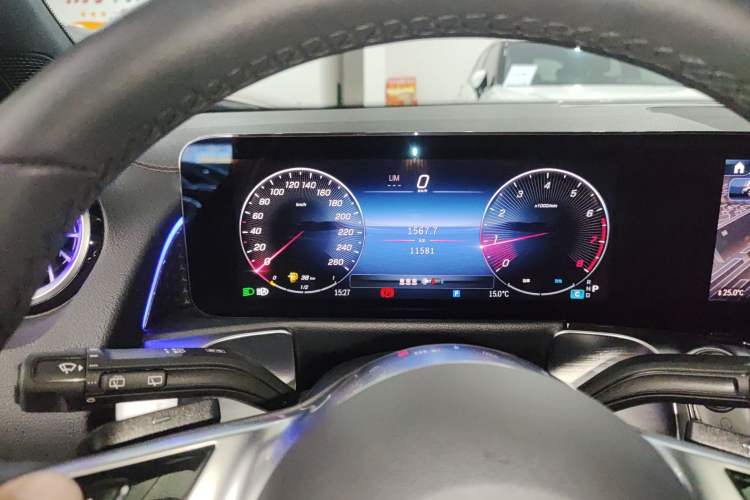 Used Mercedes-Benz GLB 2024 Refresh GLB 220 Dynamic Edition Instrument Cluster