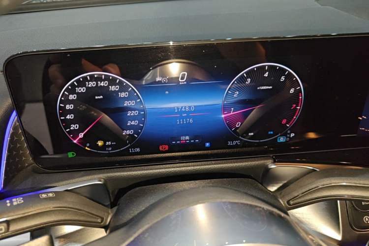 Used Mercedes-Benz GLB 2024 Refresh GLB 220 Fashion Edition Instrument Cluster