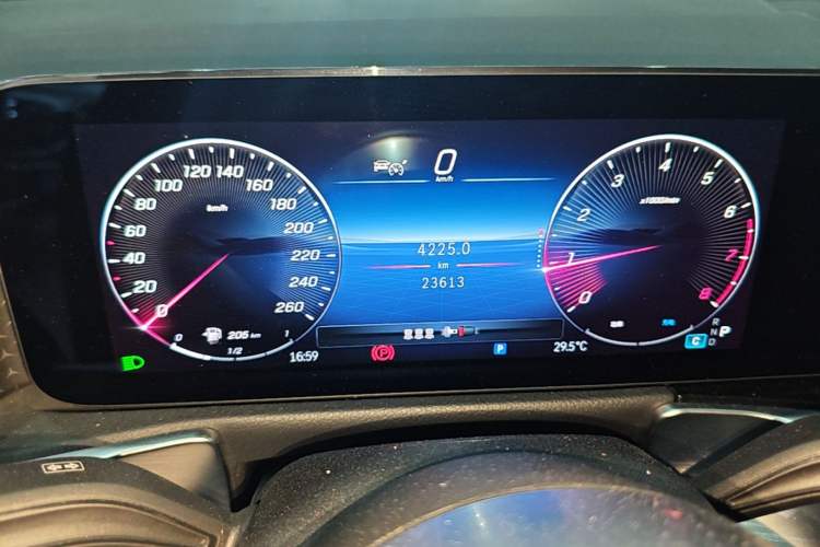 Used Mercedes-Benz GLB 2024 Refresh GLB 220 Dynamic Edition Instrument Cluster