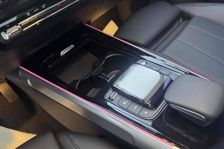 Used Mercedes-Benz GLB 2024 GLB 220 Fashion Model Interior 1