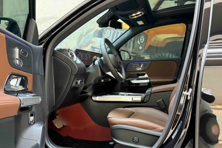 Used Mercedes-Benz GLB 2024-Year Restyled GLB 220 4MATIC Interior 1