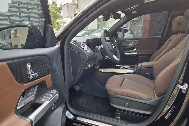 Used Mercedes-Benz GLB 2024 Refresh GLB 220 Dynamic Edition Interior 1