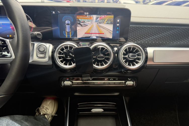 Used Mercedes-Benz GLB 2024 GLB 220 Dynamic Edition Interior 10