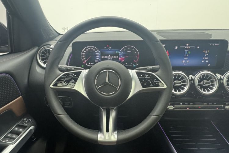 Used Mercedes-Benz GLB 2024 Refresh GLB 220 Fashion Edition Interior 2