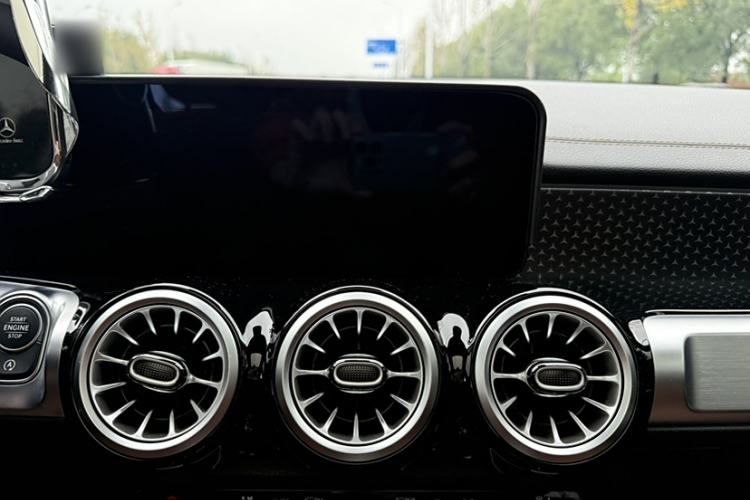 Used Mercedes-Benz GLB 2024 Refresh GLB 220 Dynamic Edition Interior 3