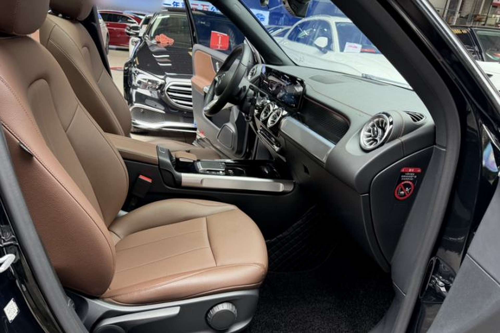 Used Mercedes-Benz GLB 2024 GLB 220 Dynamic Edition Interior 4