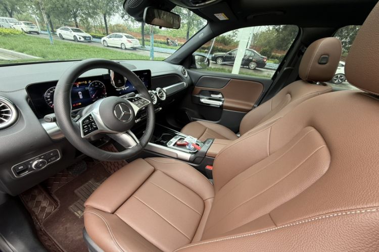 Used Mercedes-Benz GLB 2024 Refresh GLB 220 Dynamic Edition Interior 5