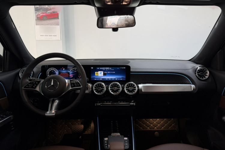 Used Mercedes-Benz GLB 2024 GLB 220 Dynamic Edition Interior 5