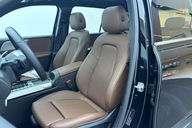 Used Mercedes-Benz GLB 2024 GLB 200 Dynamic Edition Interior 5