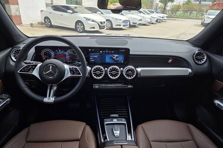 Used Mercedes-Benz GLB 2024 Refresh GLB 220 Dynamic Edition Interior 5