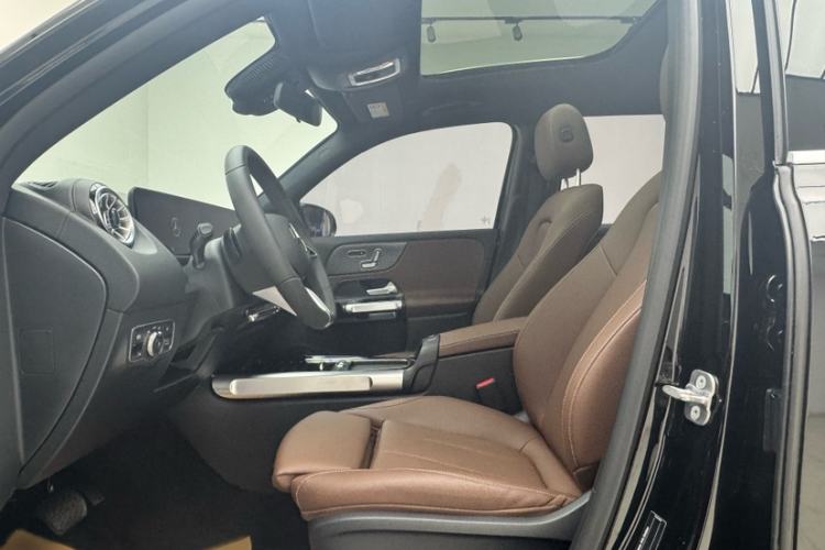 Used Mercedes-Benz GLB 2024 Refresh GLB 220 Dynamic Edition Interior 5