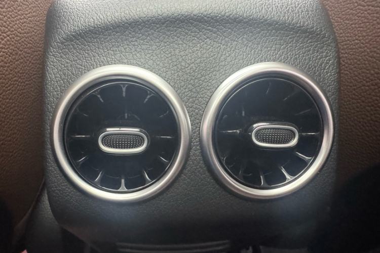 Used Mercedes-Benz GLB 2024 Refresh GLB 220 Dynamic Edition Interior 7