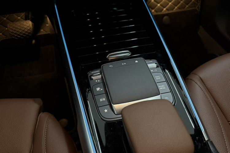 Used Mercedes-Benz GLB 2024 GLB 220 Dynamic Edition Interior 8