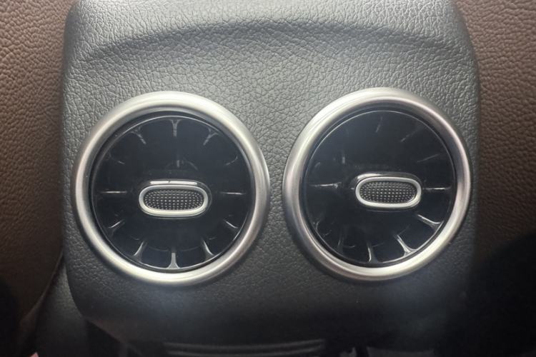 Used Mercedes-Benz GLB 2024 Refresh GLB 220 Fashion Edition Interior 9