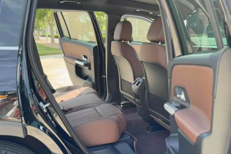 Used Mercedes-Benz GLB 2024 Refresh GLB 220 Dynamic Edition Interior 9